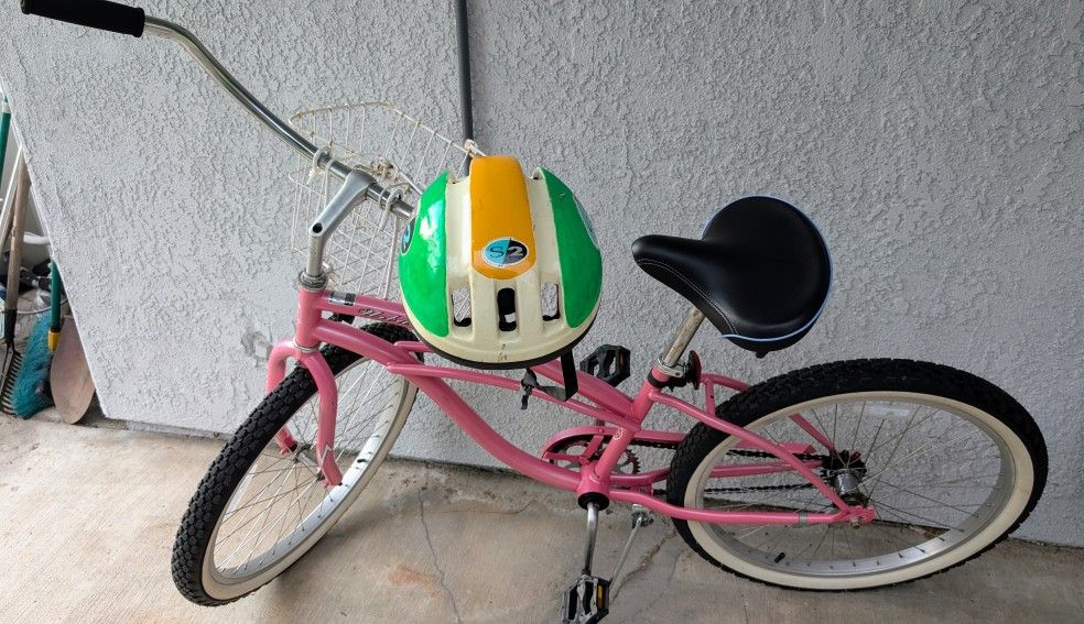 Cruiser Women's 24" Bike &. Helmet