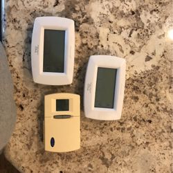 3 Thermostats (take all)
