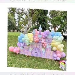 Create Unforgettable Parties with Beautiful Balloon Displays build behind