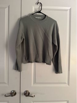 Women’s Abercrombie & Fitch sage Crewneck Sweater size xs