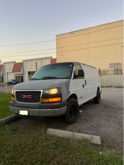 GMC Savanna 2003
