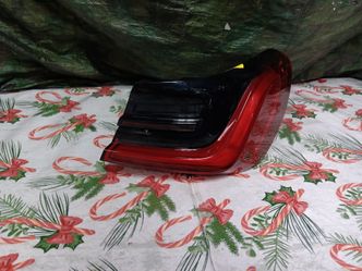 2020-22 BMW 7 Series Right Tail Light