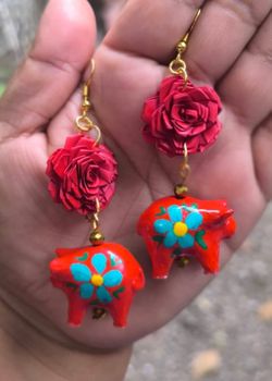 Aretes Hermosos Hechos a mano $18 en el area de Ontario ! Disponibles en màs color