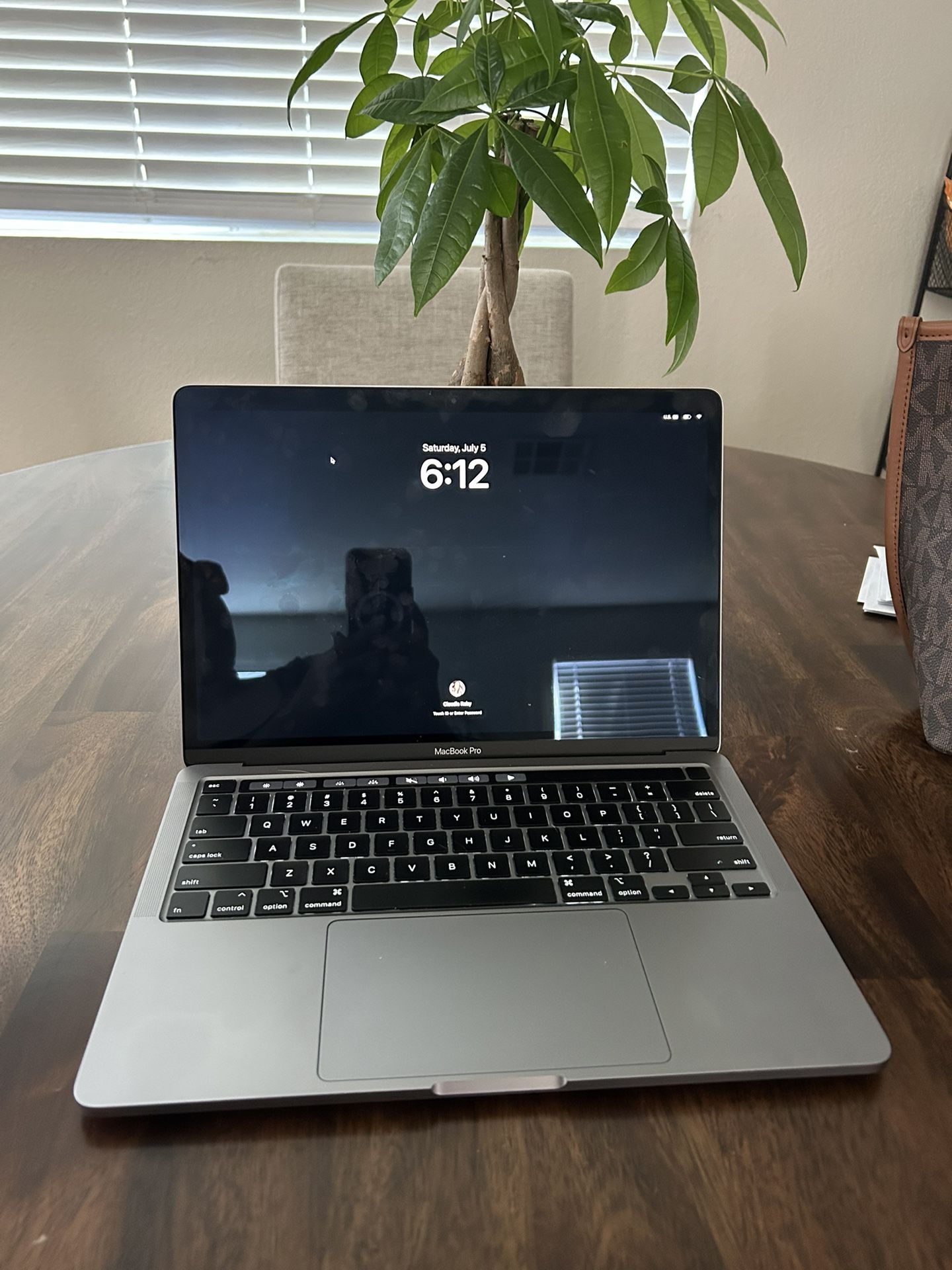 MacBook Pro, 13 Inch, 2020, Four Thunderbolt 3 Ports