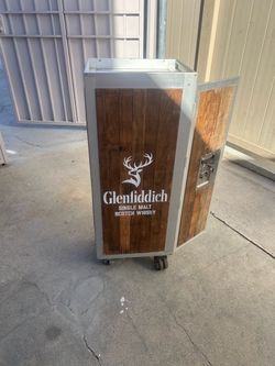 Glenfiddich Single Malt Scotch Whisky Display Cabinet