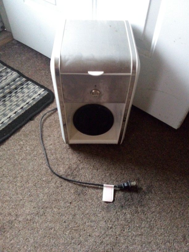 Coffee Maker Works Without The Cup $8.00