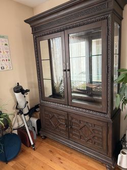 Curio/Hutch