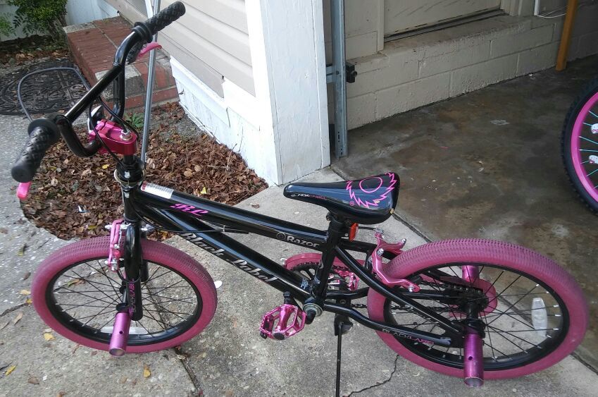 Girls best sale razor bike