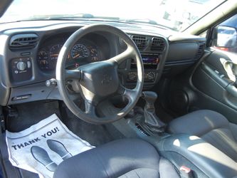2004 Chevrolet Blazer Thumbnail