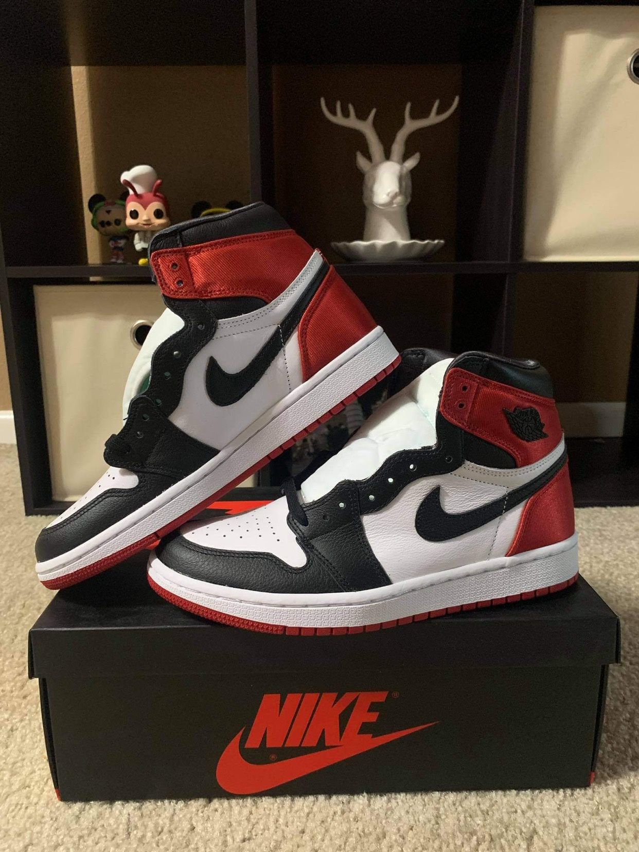 Air Jordan 1 Retro High Satin Black Toe Sneaker Release : Womens Air Jordan 1 Retro High OG “  main image 3