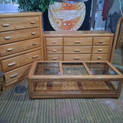 $2,000 OBO BROYHILL OAK WOOD FURNITURE SET 