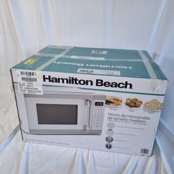 Hamilton Beach Microwave Oven (Open Box, Dent on Side)

