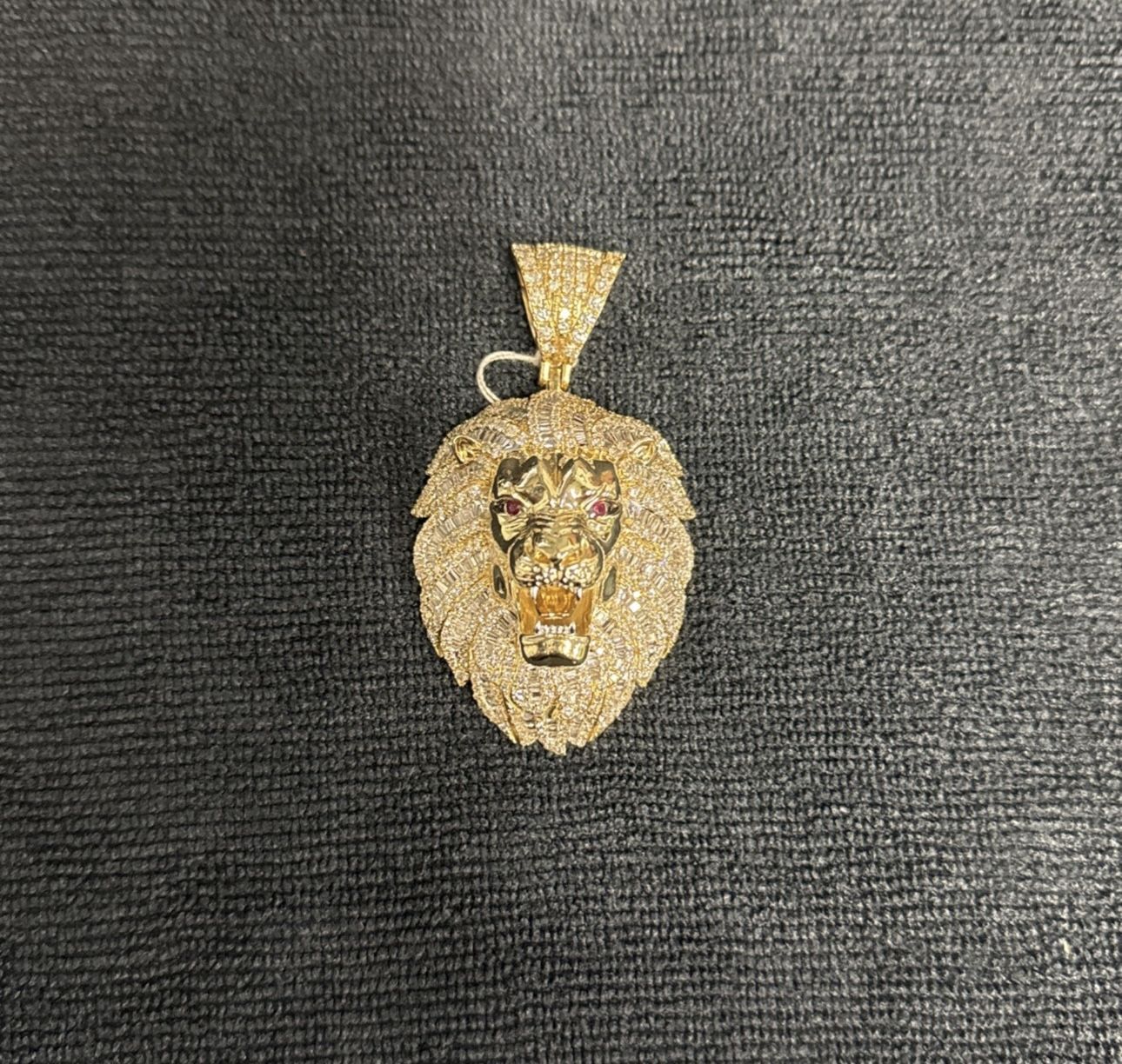 Lion Head Diamond Pendant
