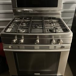 Stainless Steel 5 Burner Gas Stove. 450$ Everything Works 