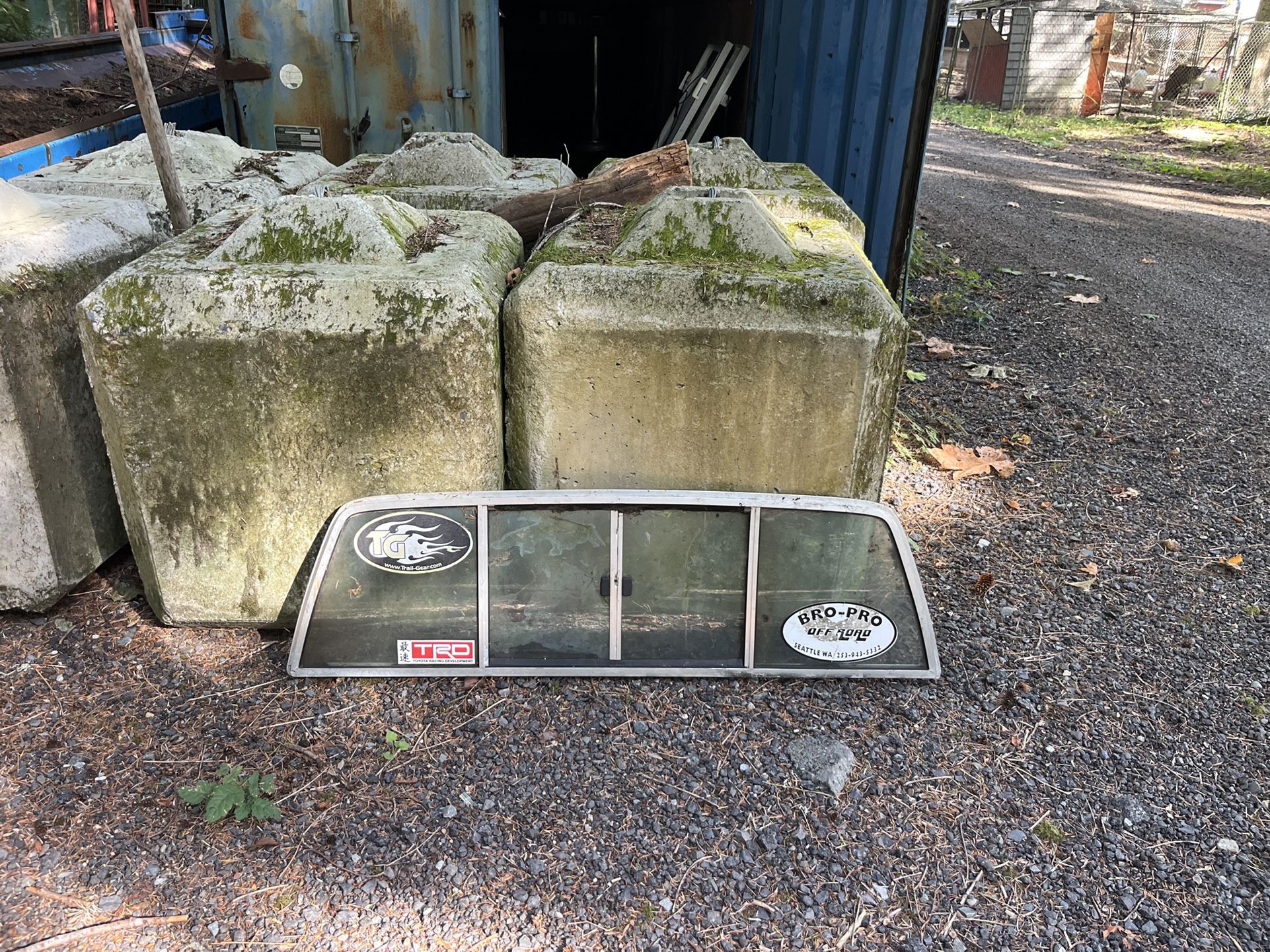 3rd Gen Toyota Pick Up Back Window