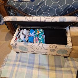 Upholstered chest 38x18x17