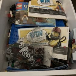 Large Lot Of Several Sets Of Legos 