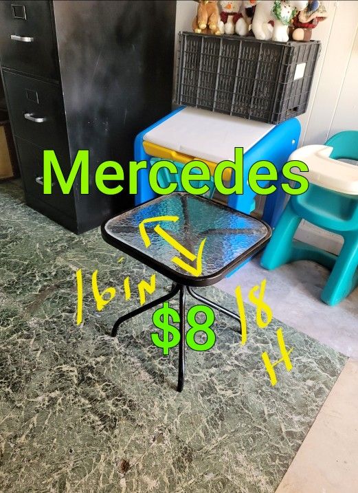 USED SMALL PATIO TABLE GOOD CONDITION
