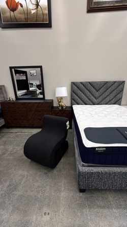 4 PC QUEEN BEDROOM SET