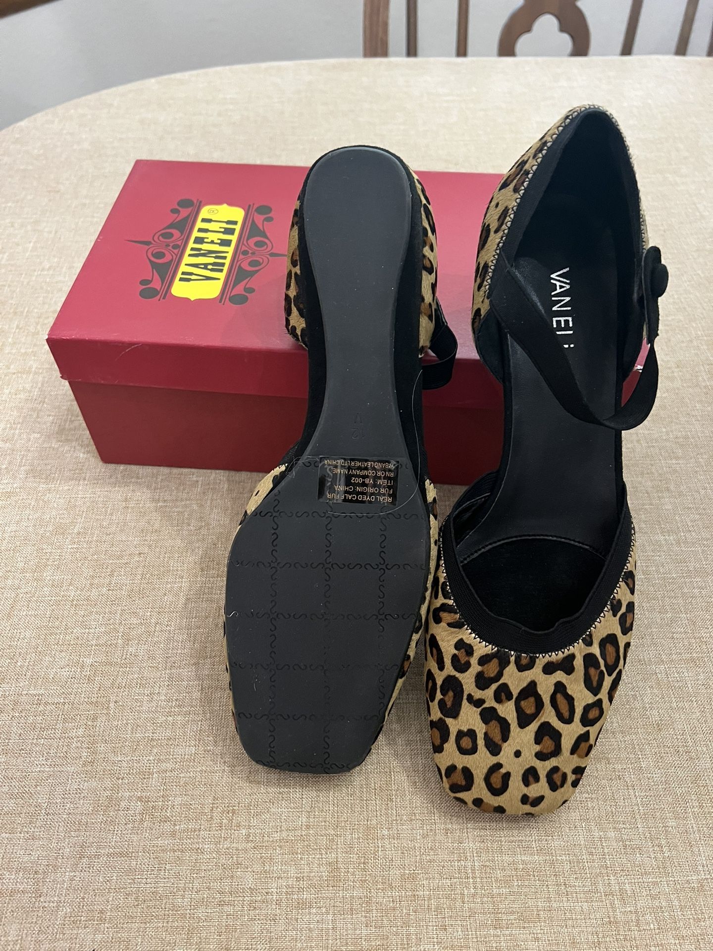 New Women's Leopard Print Flats Size 12