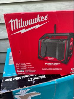 M18 Bluetooth jobsite radio + Charger