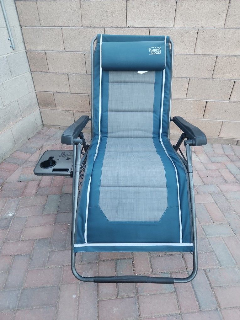 Timber Ridge Zero Gravity Oversized Folding Lounge Chair with Side