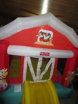 Fisher-Price Inflatable Farm Bounce House