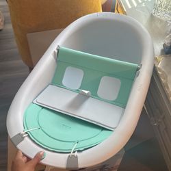 Frida Baby Bath