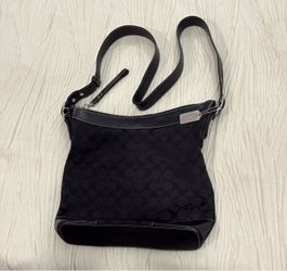 Vintage Coach crossbody black purse. See pictures