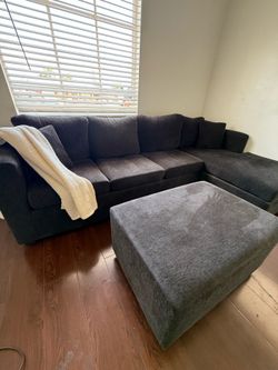 GREY SECTIONAL W/OTTOMAN