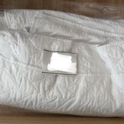 Cal King White Quilt for sale