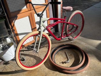 Felt burner 29” 2-speed bike in excellent condition comes with original kickstand some upgrades and extra set of Vans tire.