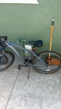 Schwinn hybrid bike
