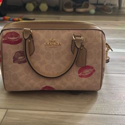 ROWAN SATCHEL BAG IN SIGNATURE CANVAS WITH LIPS PRINT