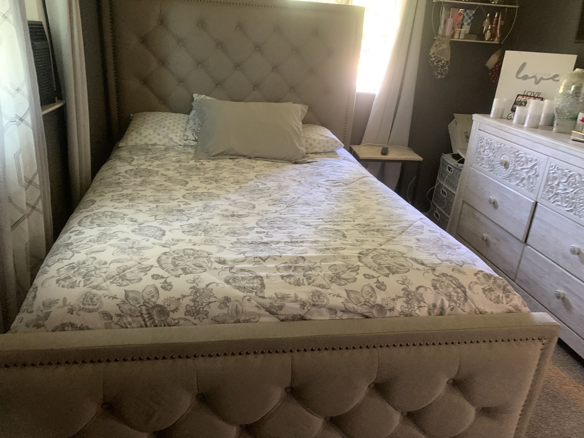 Queen Bed And Dresser