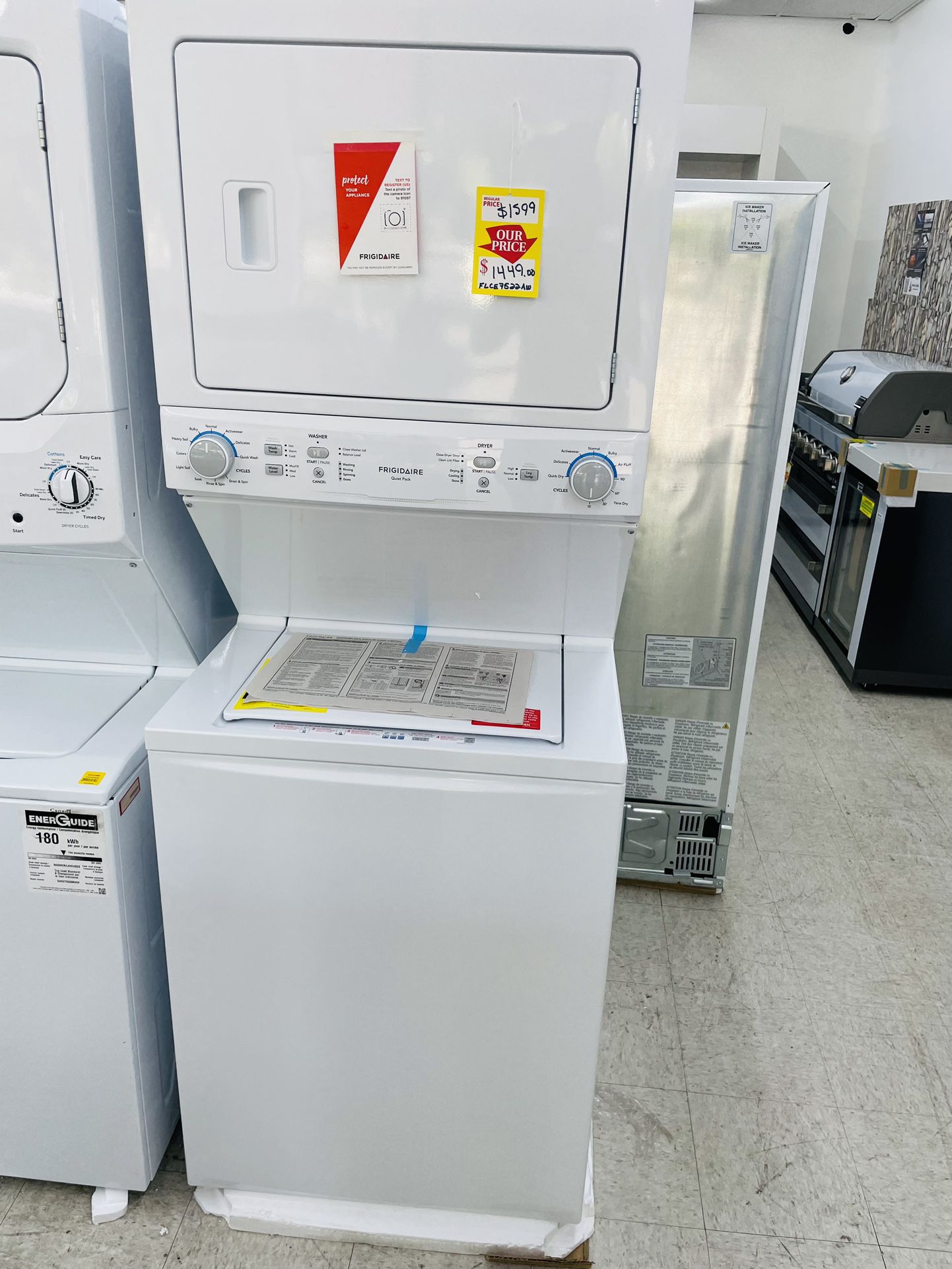 🔥🔥27” Frigidaire Washer And Dryer Combo