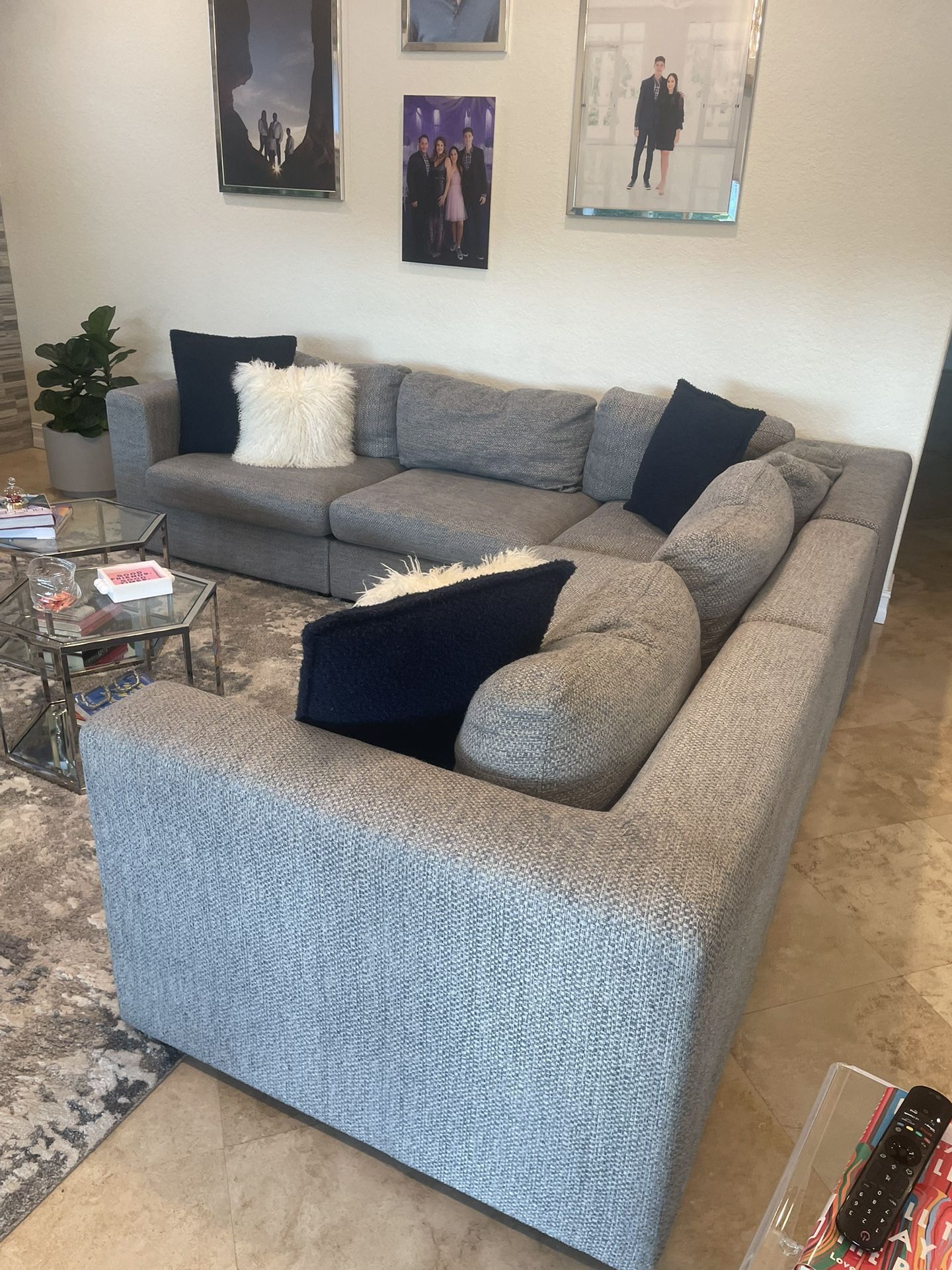 Macy’s Sectional Couch – AS IS FOR IMMEDIATE PICK UP
