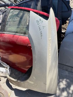 2003 Toyota Highlander Driver Side Fender $150
