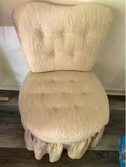 Vintage-Inspired Upholstered Accent Chair