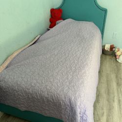 Twin Size Bed 