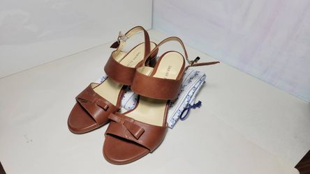 Sarah Flint lady handles