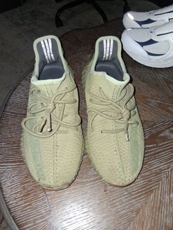 Men's yeezys 9.5