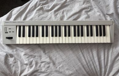 Roland PC-200 MIDI Keyboard Controller
