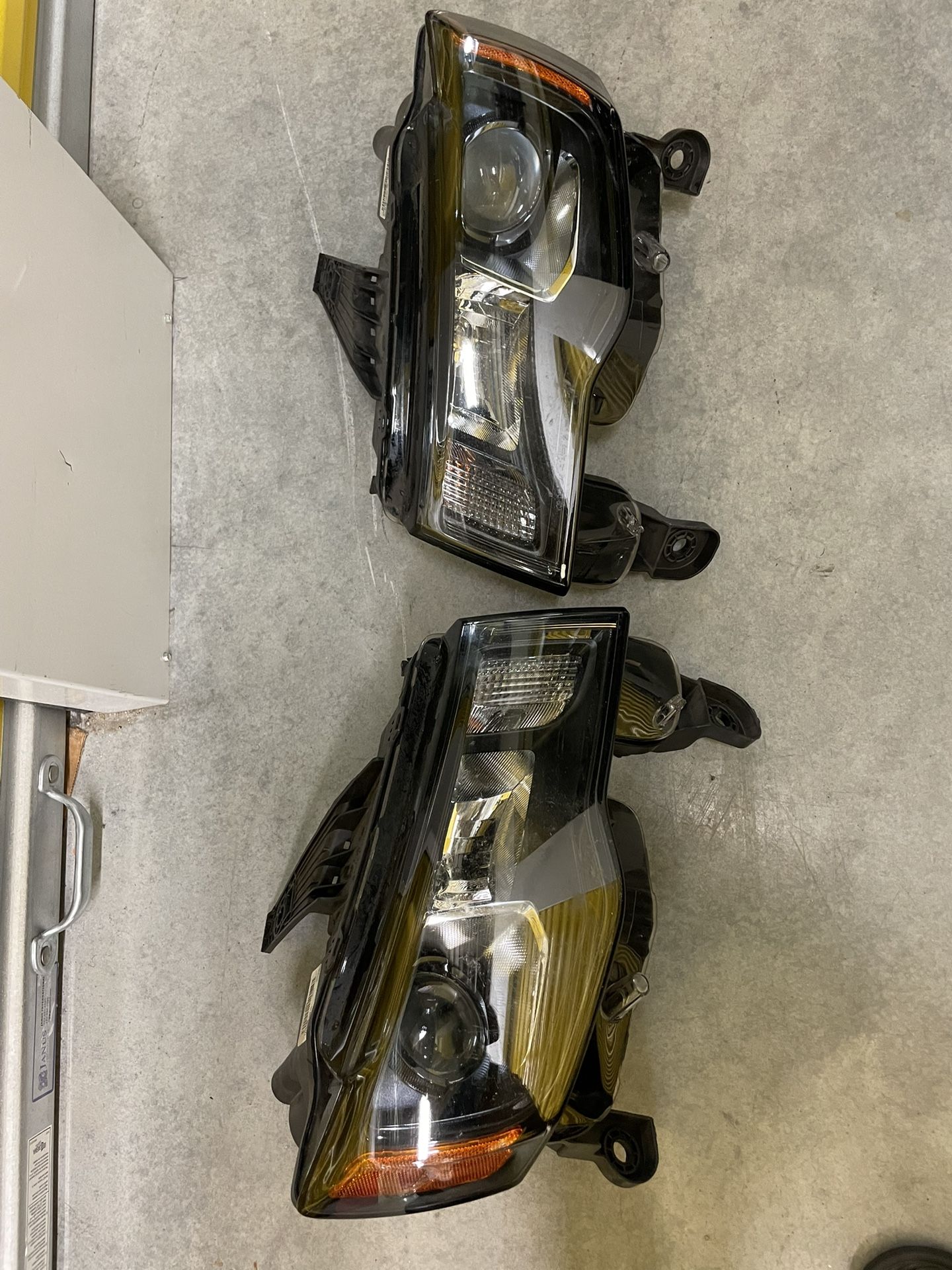 Headlights JEEP Grand Cherokee