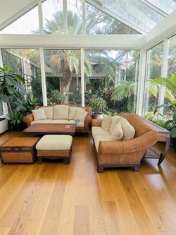 Luxurious   High End Well crafted  Wicker Rattan herringbone weave 6 Piece Coastal living room set