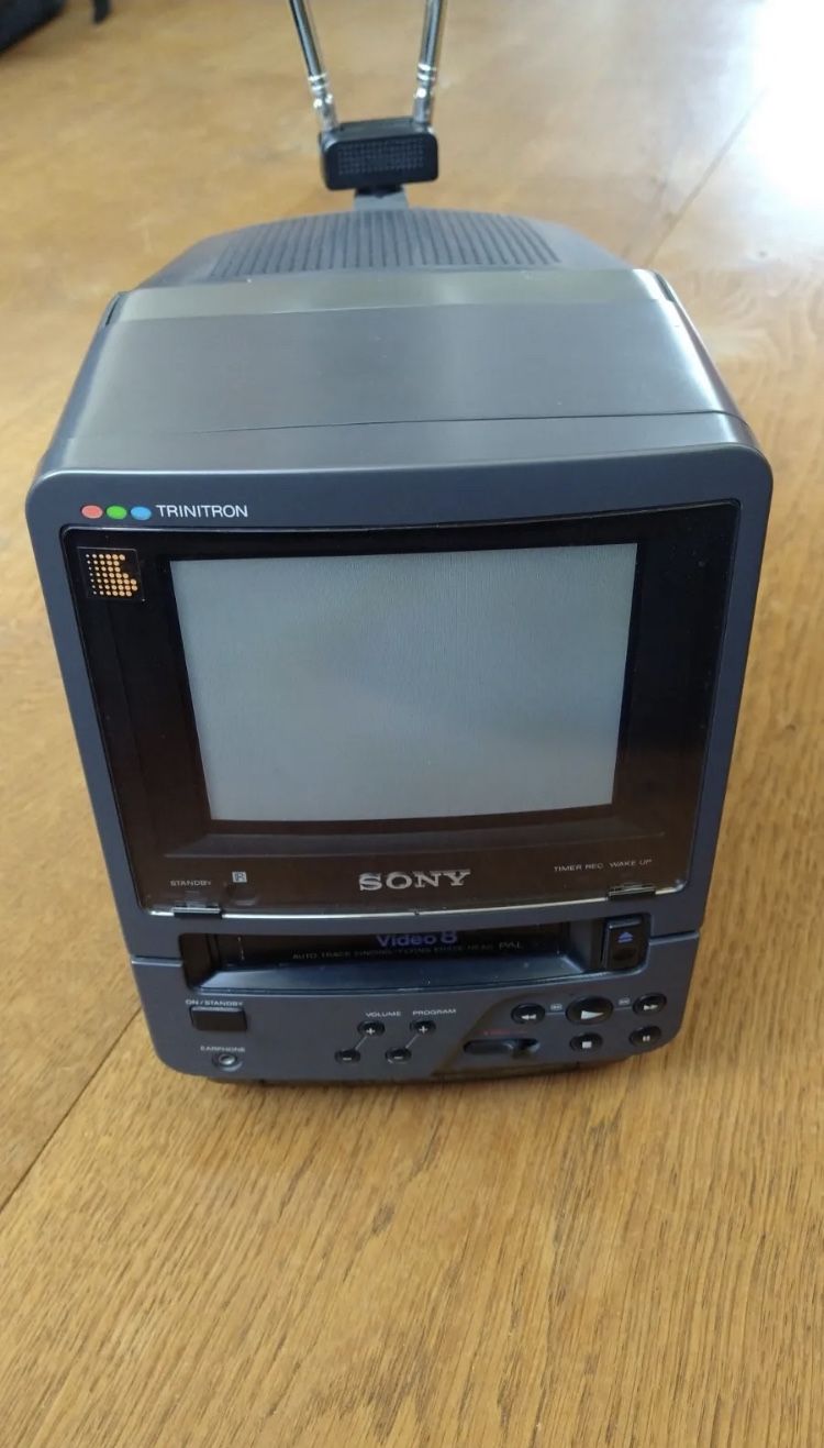 通電のみ確認　SONY Video8 COMBO TV EV-DT1 通電のみ確認 SONY Video8 COMBO TV EV-DT1 - メルカリ