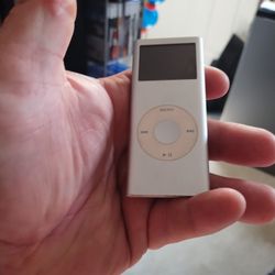 iPod 2 GB