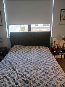 Queen bedroom set (no mattress)