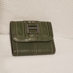 FOSSIL LEATHER Small Wallet  Olive Color  / Cartera Pequeña Marca FOSSIL DE PIEL  Verde Olivo 