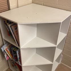 Corner Bookshelf 